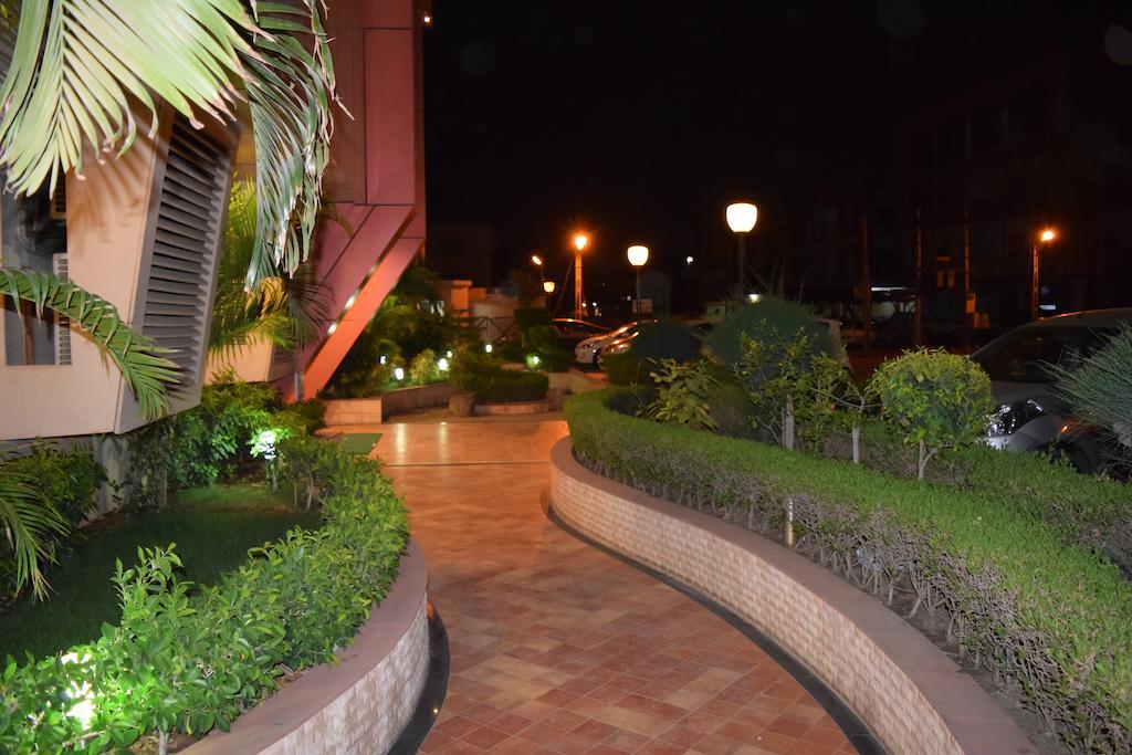 Jai Residency Hotel Gāndhīdhām Kültér fotó