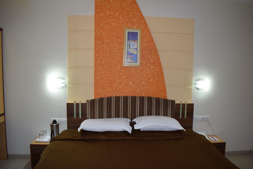 Jai Residency Hotel Gāndhīdhām Szoba fotó